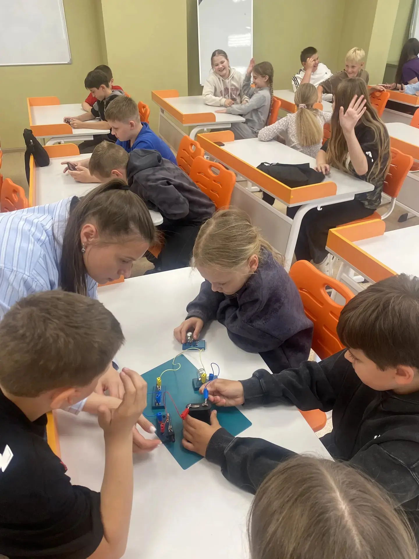 🚀 День науки в наших лагерях: взрыв мозга и море позитива! 🚀