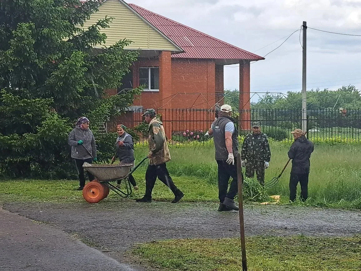 28 мая специалисты Администрации Краснодолинского сельсовета совместно с работниками ку...