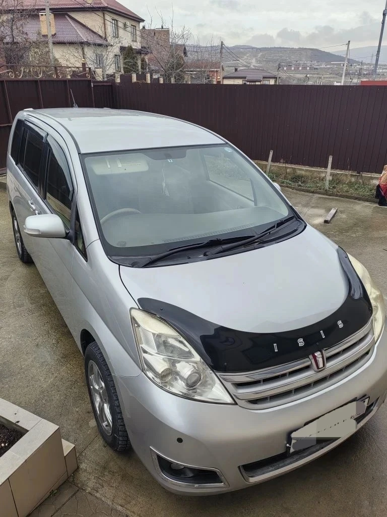 🚘Toyota isis 2010