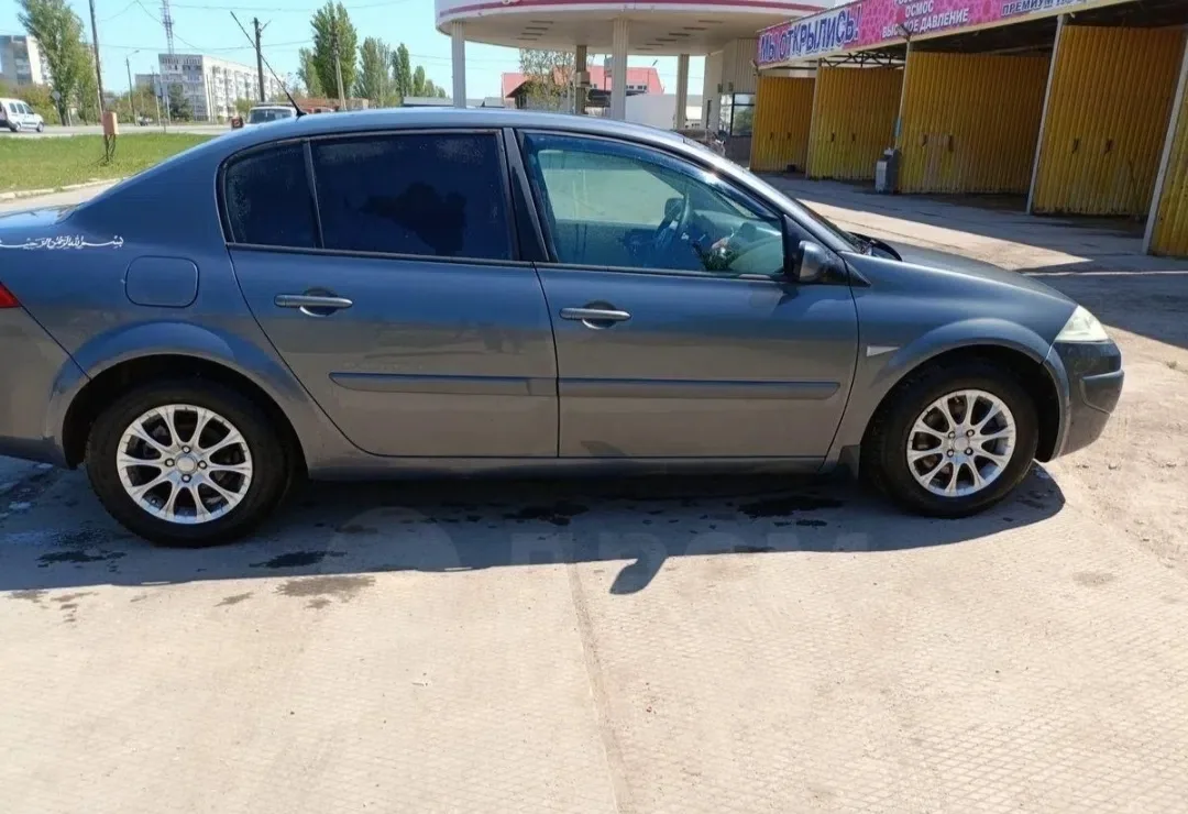 Продам Renault Megan extreme 2 рестайлинг 1.6 седан .новый ГРМ , фильтр салона,передние...