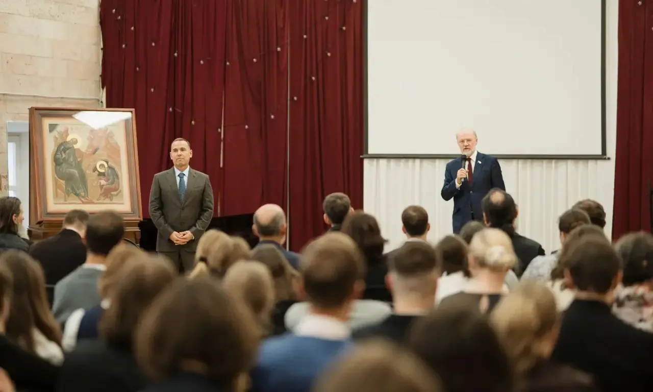 Вчера вечером, по давней договорённости и просьбе коллег, выступил с лекцией перед студ...
