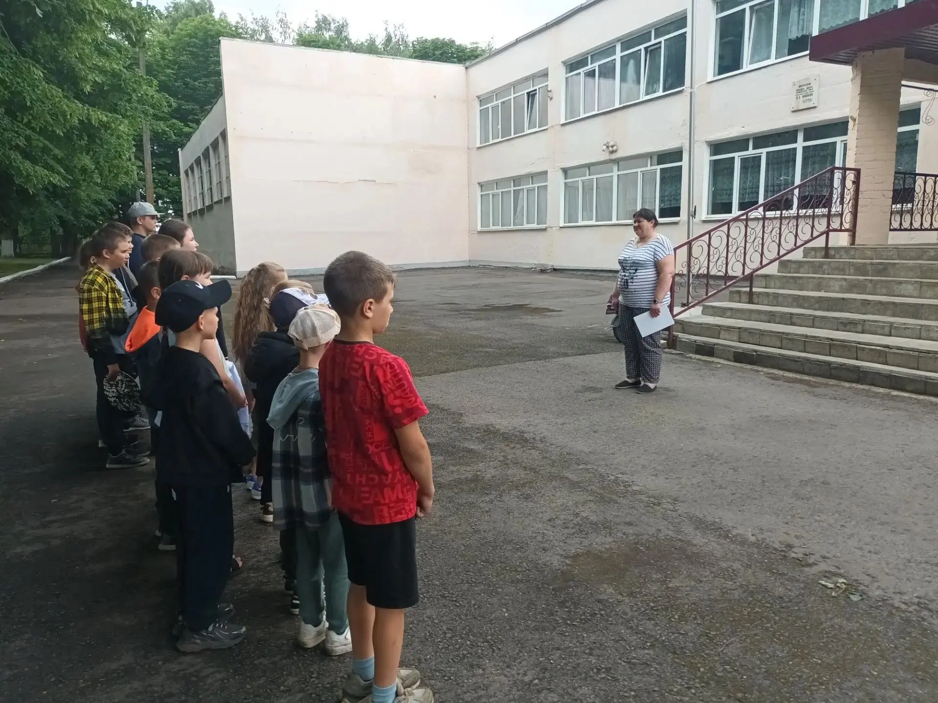 🌧️ Вот и наступил последний день в нашем летнем пришкольном лагере «Рюкзачок»! ☀️

Пусть погода сег