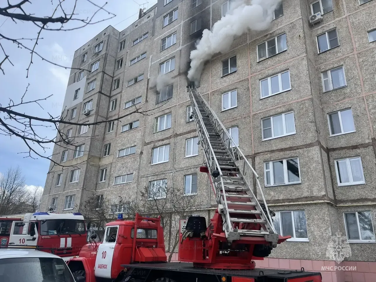 👨‍🚒Орловские огнеборцы в выходные спасли 9 человек и 200 кроликов на пожаре В субботу, 11 апреля, по