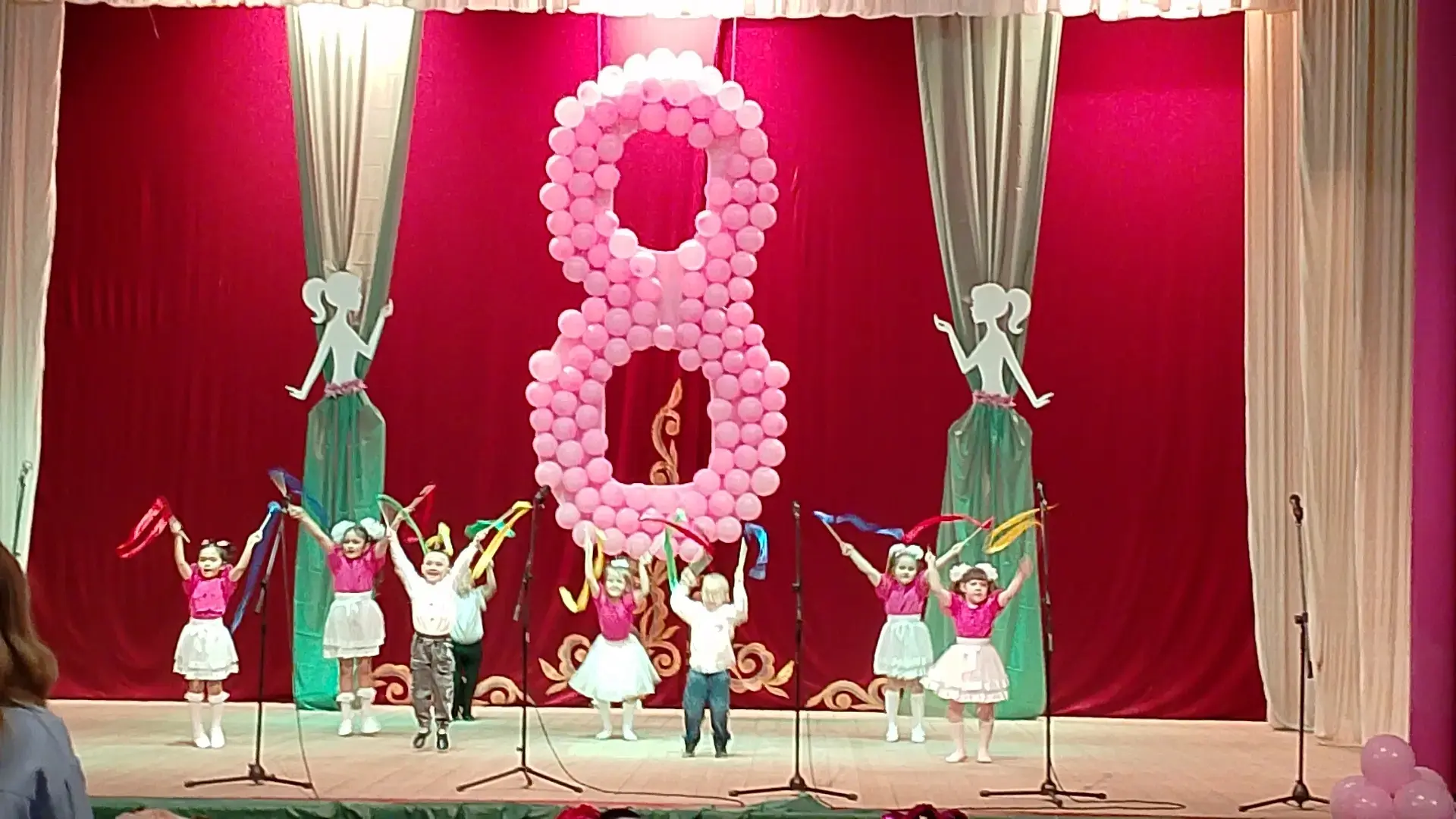 🌸 Маленькие звезды на большой сцене!