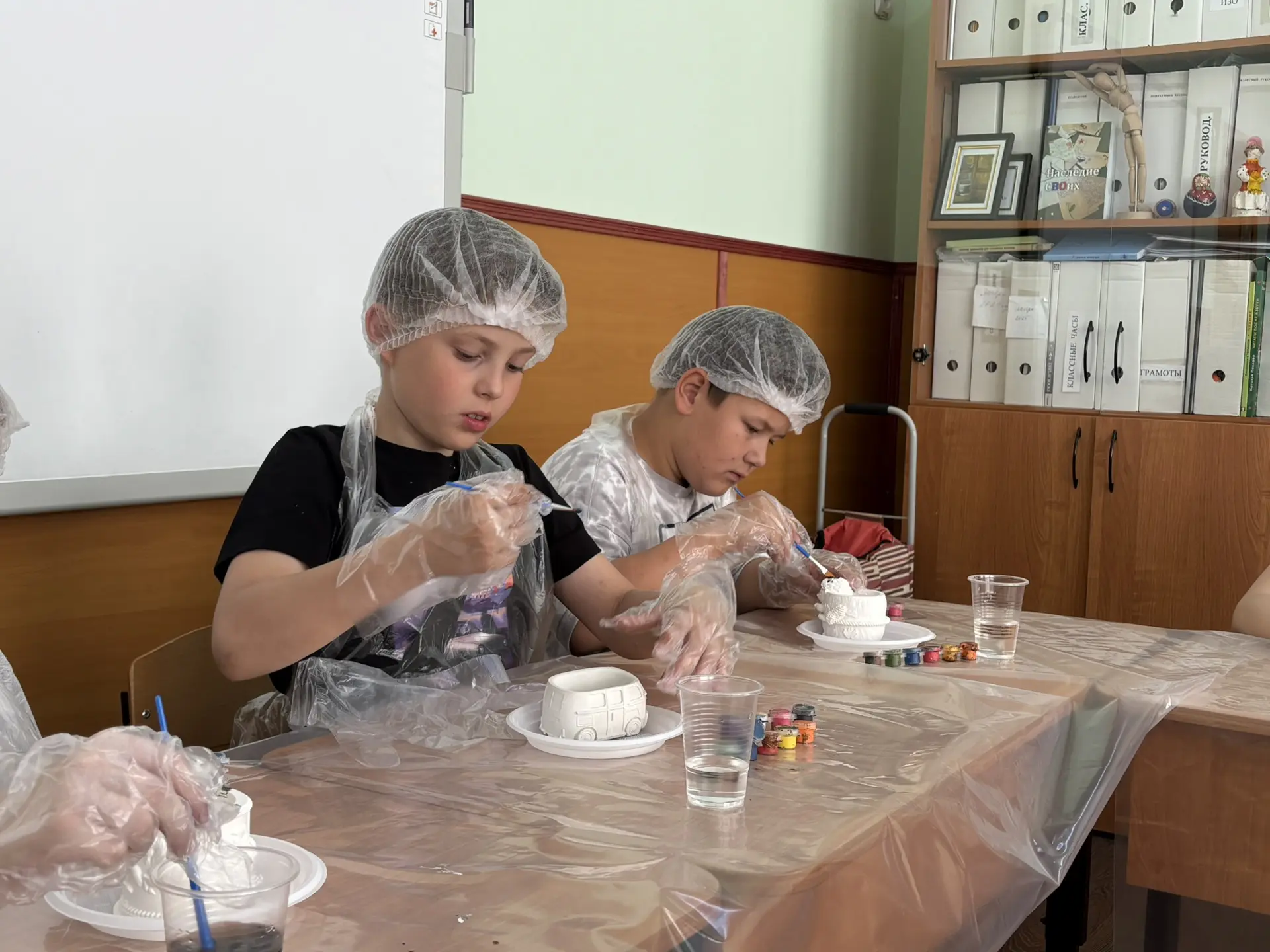 🎨 День творчества и ярких красок в нашем лагере!

Сегодня прошёл вдохновляющий мастер-класс по росп