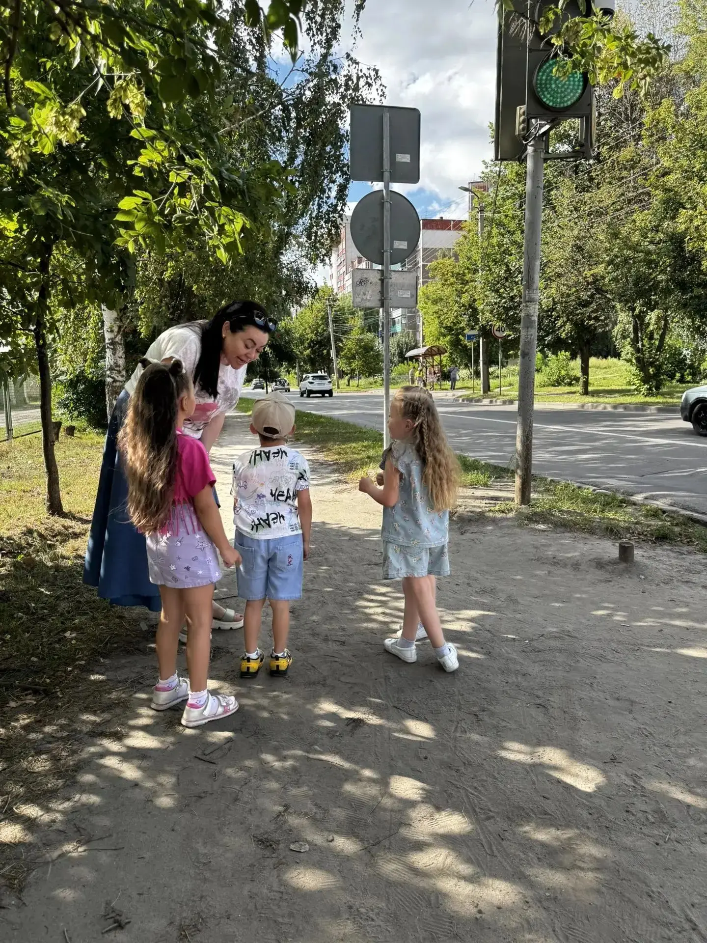 В рамках недели безопасности дорожного движения наши воспитанники вышли за пределы сади...