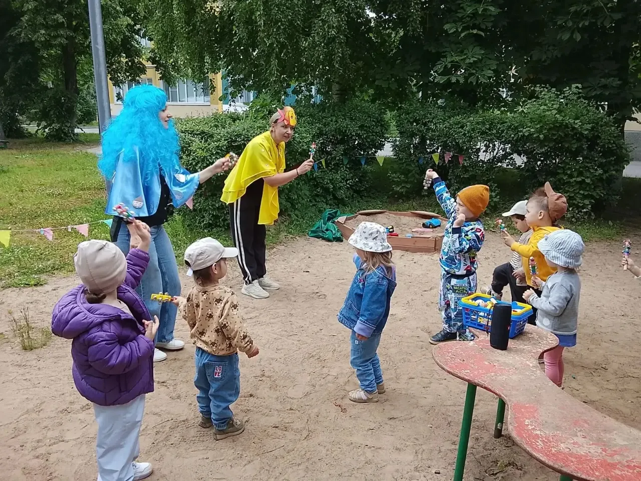 Дружба Капельки и Рыбки 💙

В гостях у наших малышей побывали необычные гости! Рыбка и морская Капел