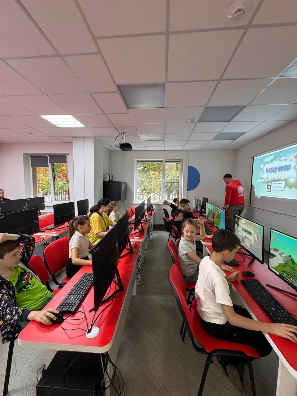 🎮 Программирование на выходных: как превратить гаджеты в полезное хобби для ребёнка! 🚀
