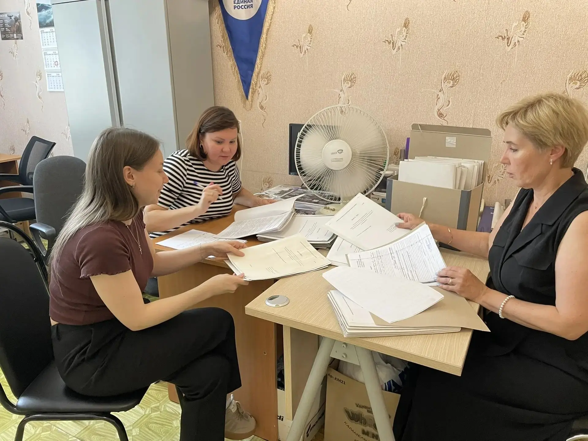 Сотрудниками Главного управления юстиции осуществлен плановый выезд в Администрацию Каракулинского р