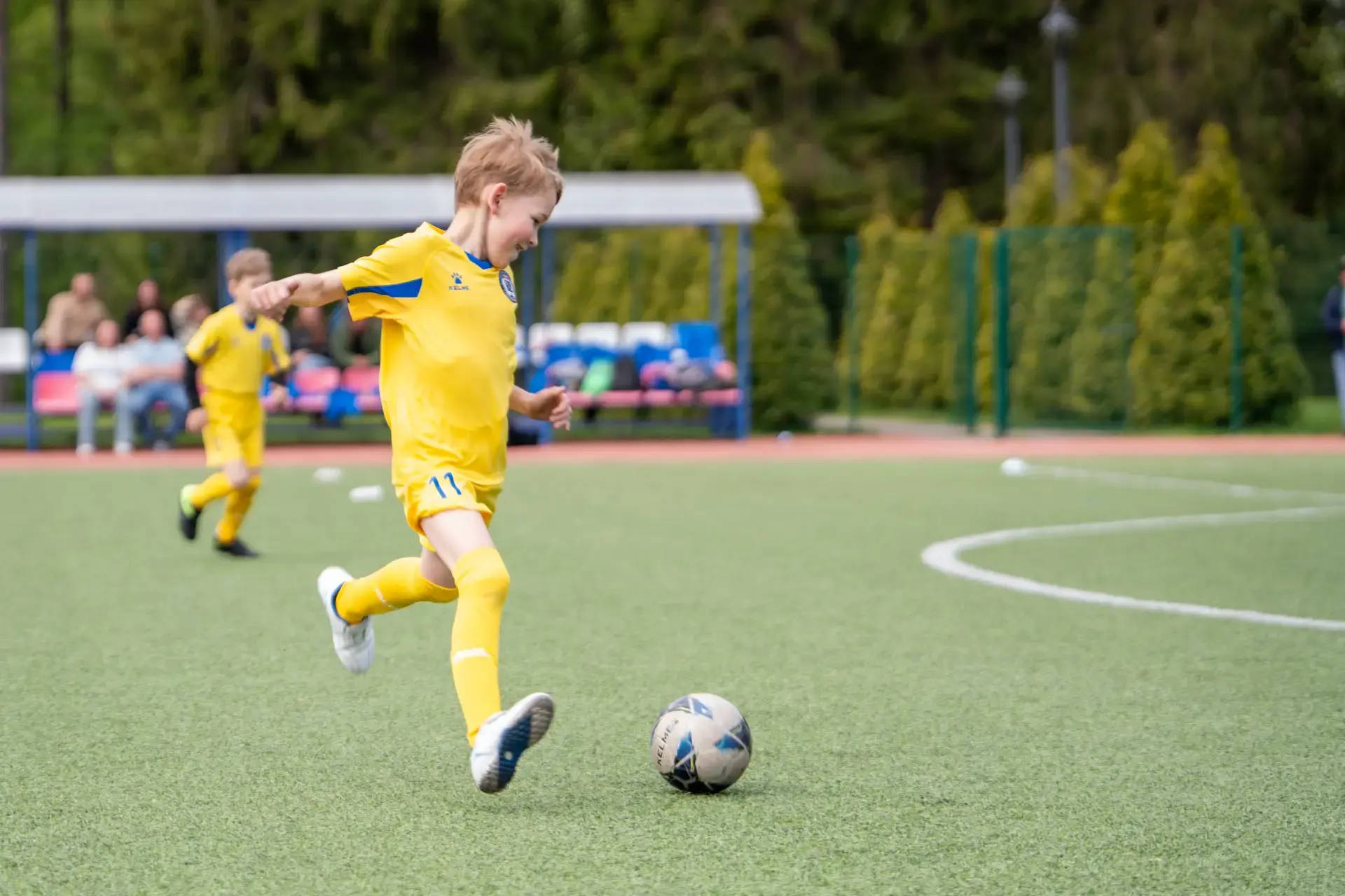 ⚽️ Футбол объединяет юные таланты!  В детском центре «Россонь» прошёл большой спортивный фестиваль в