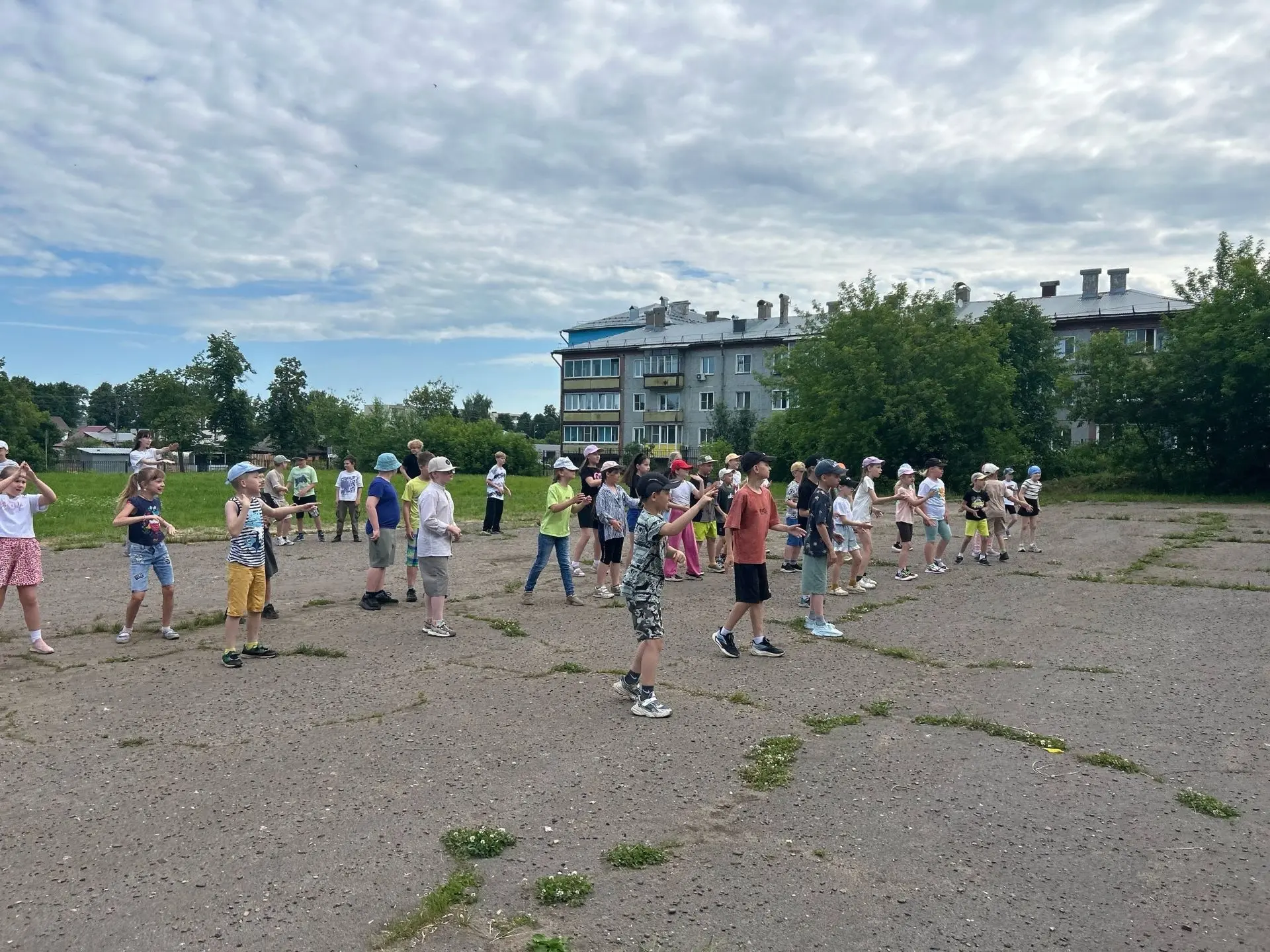 13 июня - в нашей дружине прошёл настоящий праздник общения, спорта и творчества! ☀️🤝
    Начали ут