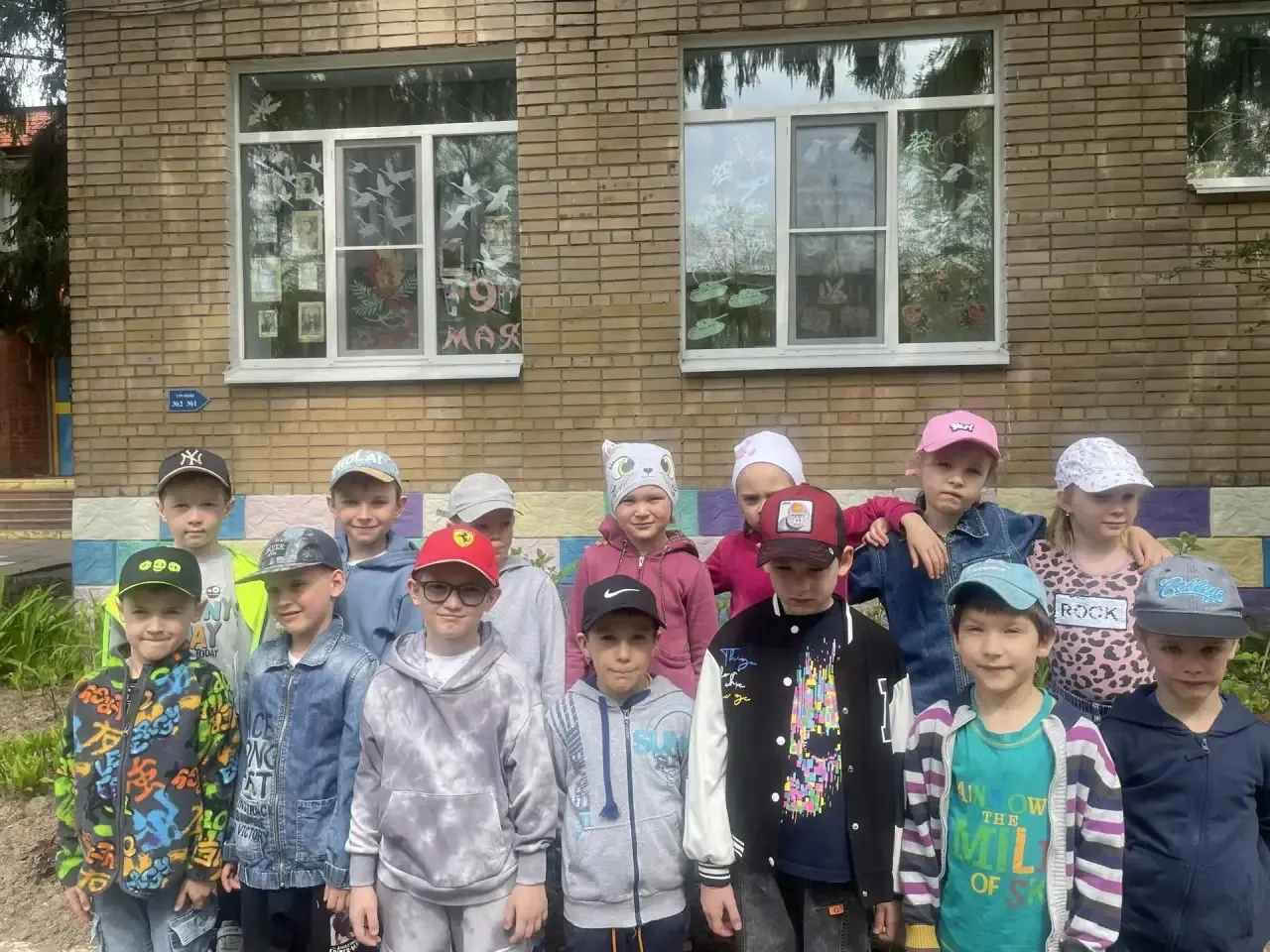 В предверии праздника 9 мая , у воспитанников группы 2 ( корпус 3) прошли познавательные беседы. Реб