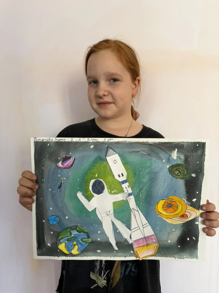 День Космонавтики 🚀  💥 Кружок рисования передает всем-всем-всем горячий привет и поздравляет с днем 