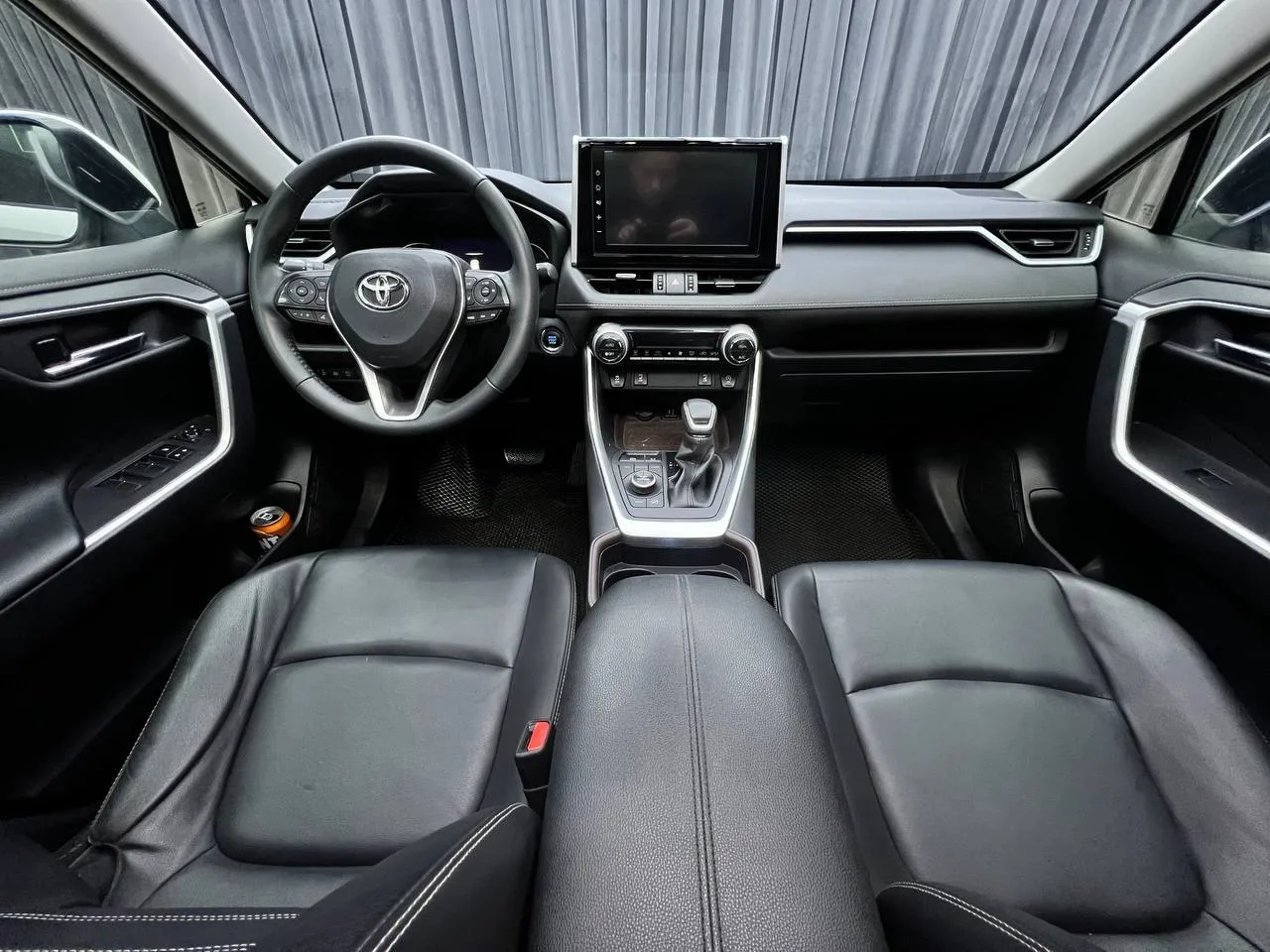Toyota Rav4 🔥  Максимальная комплектация с панорамой  — 2020 год; — Двигатель 2.0; — Пробег 45.000 к