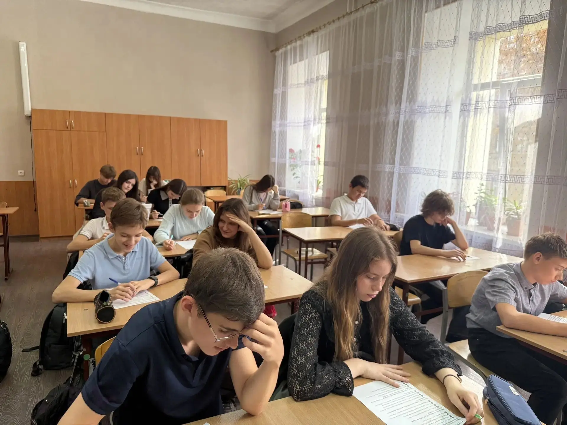 🔔✅️1 октября в 8-Б классе прошло занятие на платформе "Билет в будущее". Ребята обсуди...