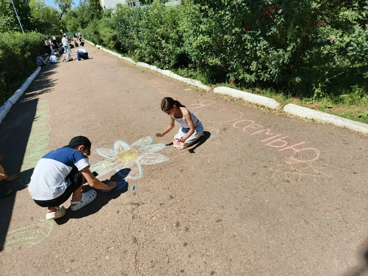 8 июля в лагере "Берёзки" прошёл замечательный день, посвящённый Дню семьи, любви и верности! 
 В те