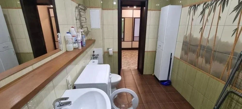 Г Казань Сдаём 1 комнатную квартиру в новом высотном доме по улице БОНДАРЕНКО, 3 Б. В шаговой доступ
