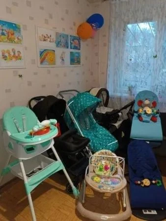 В Ельне продолжает работать пункт проката предметов первой необходимости для детей до д...