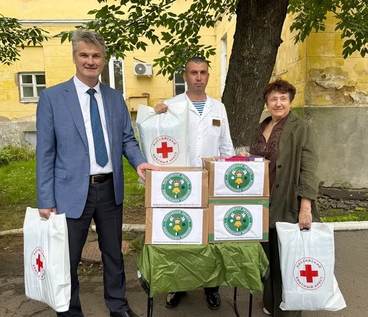 🤝 Ярославский облизбирком передал гуманитарную помощь военному госпиталю