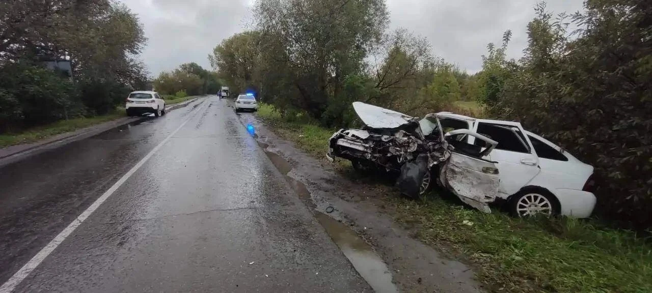 😓Три человека пострадали в ДТП с «Приорой» и «Ниссаном»
