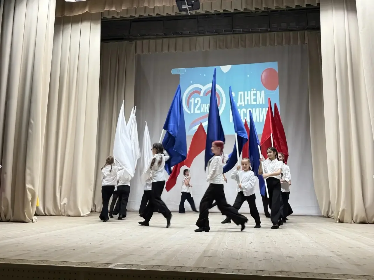 🇷🇺✨Сегодня в СКЦ х. Новоукраинского состоялся восхитительный праздничный концерт «Вел...