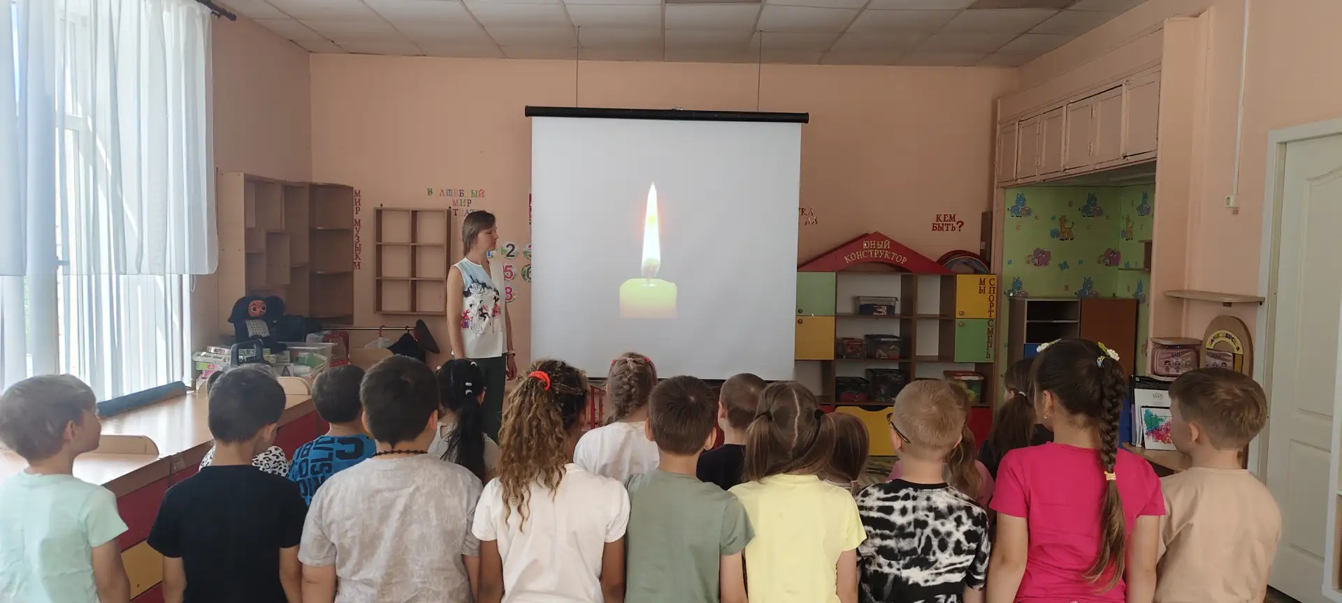 Через года, через века — помните!

22 июня, в День памяти и скорби, в нашем детском саду прошли важн