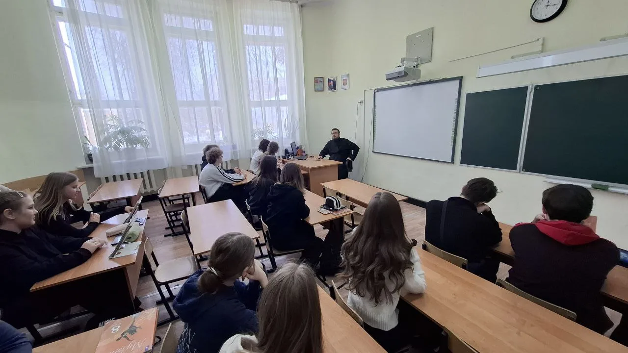 Сегодня на встрече клирика Храма Св. Апостолов Петра и Павла иереем Евгением (Дорофеевым) с обучающи