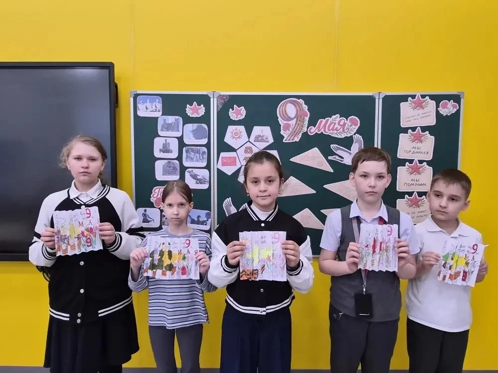 Помним! Гордимся! 🎖️  В преддверии Дня Великой Победы в нашей школе прошли трогательные классные час