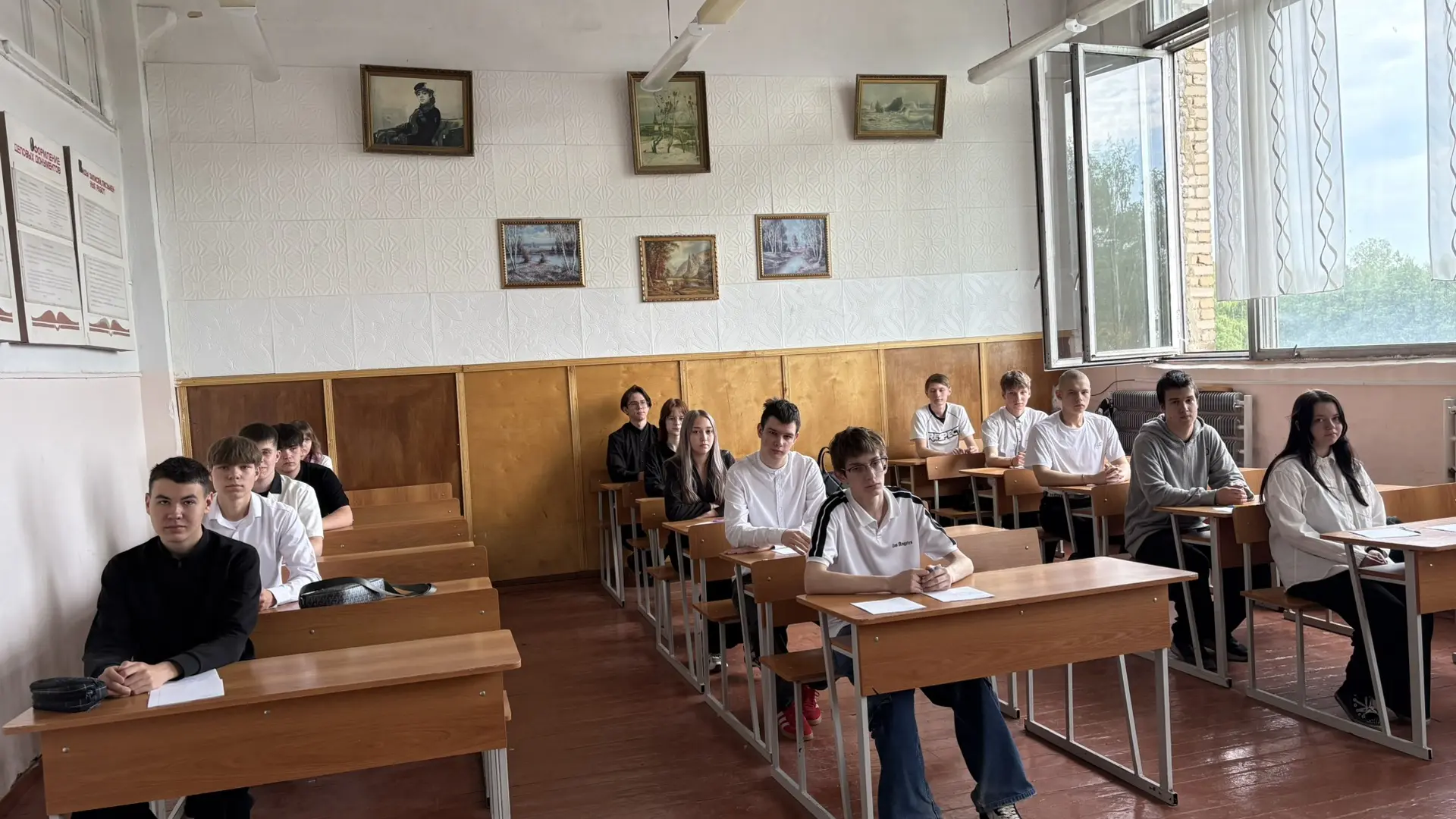 📣Поздравляем студентов с первым экзаменом📣

Итак, свершилось. Первокурсники официально пережили св