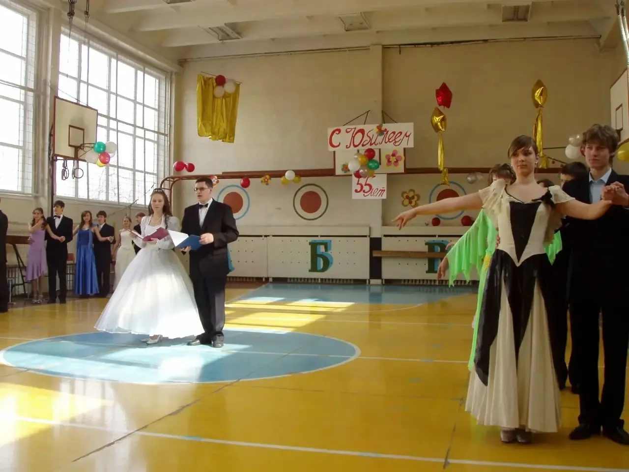 А вот и 36 мгновение! 🕺🏻💃🏻  Наша гимназия сильна своими традициями, и одна из главных  - Гимназическ