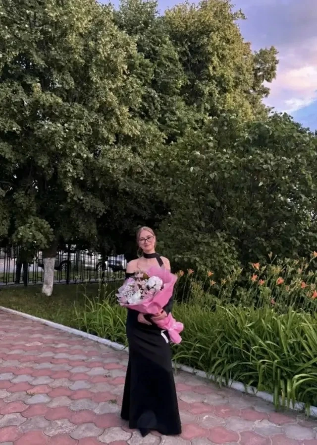 Знакомьтесь, наши медалисты!
Родионова Маргарита Дмитриевна, выпускница 11А класса, серебряная медал