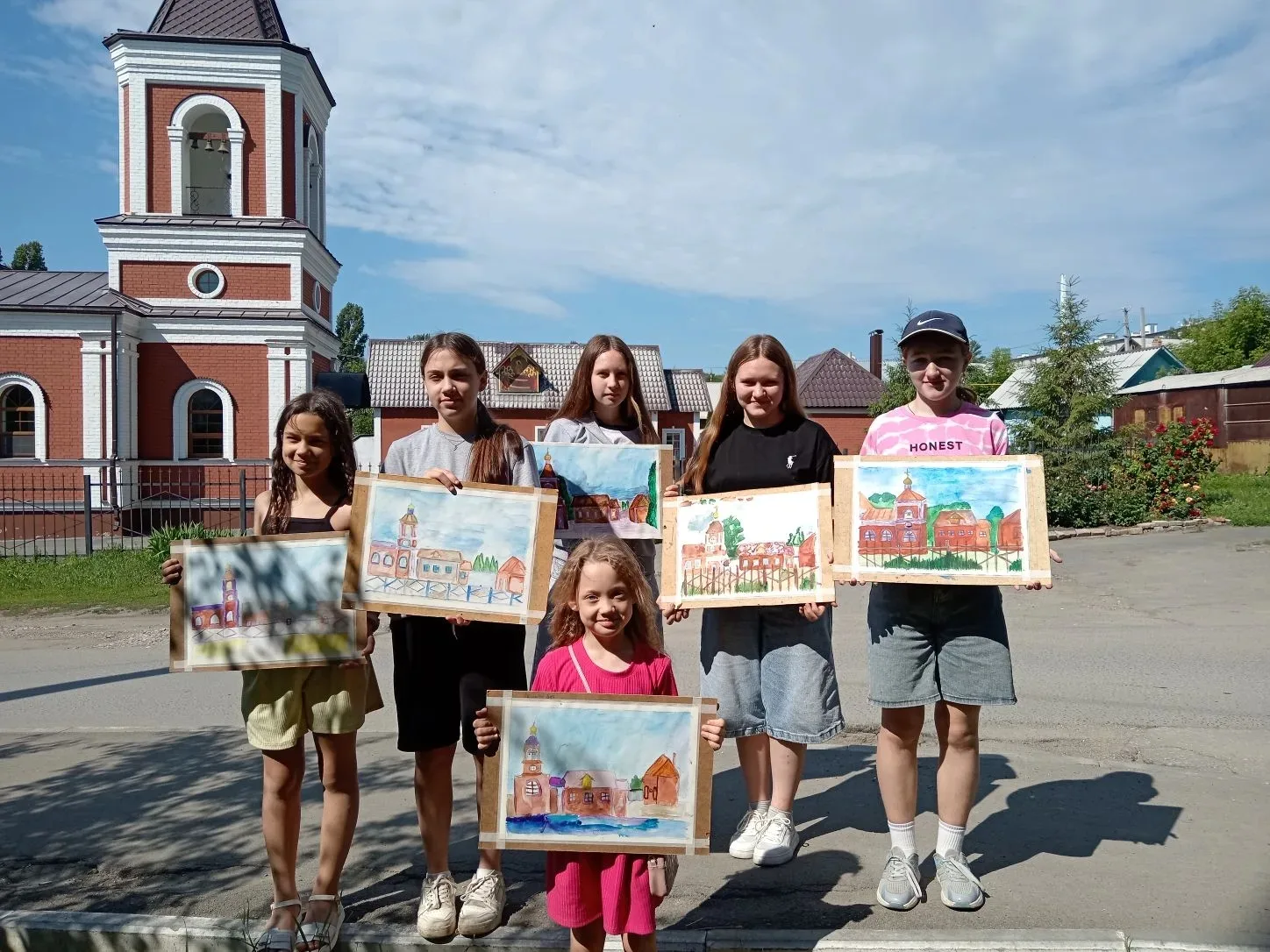 Завершены занятия пленэра.