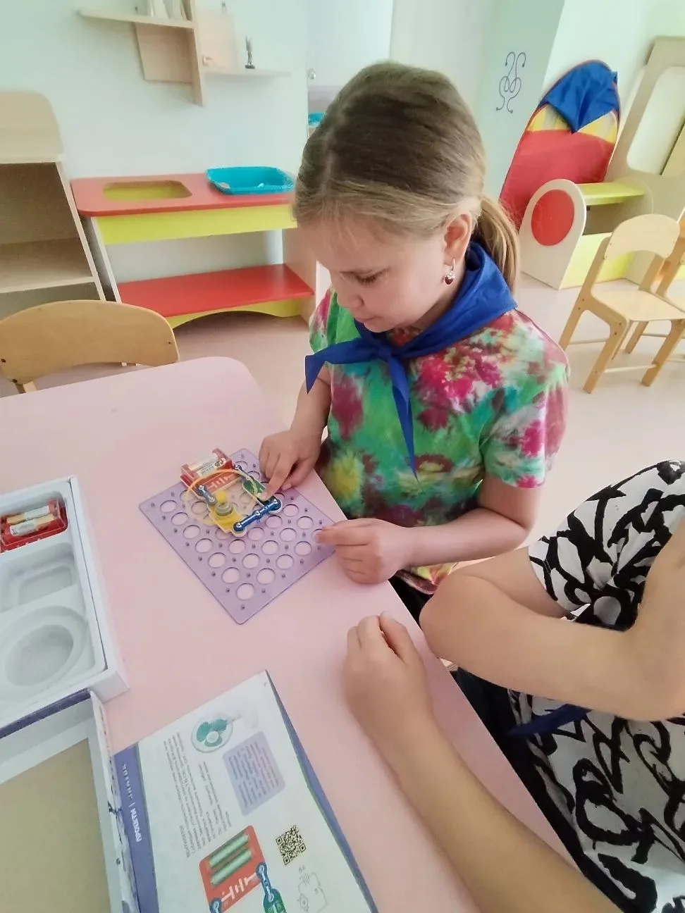 ПОКАЗЫВАЕМ, КАК ПРОХОДЯТ ДНИ В НАШЕМ ЛАГЕРЕ "ТЕХНОКАМПУС" 

👋Спешим поделиться новостями о том, как