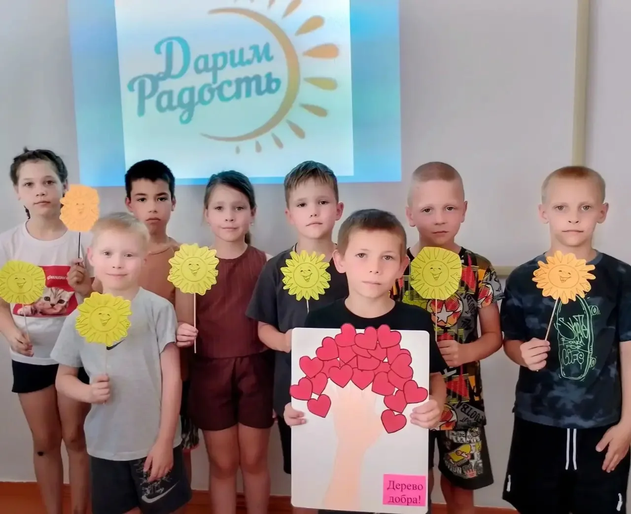 🎉 Отряд «Верные друзья» порадовал всех добрыми делами! 🤗

Ребята изготовили подарки в рамках акции
