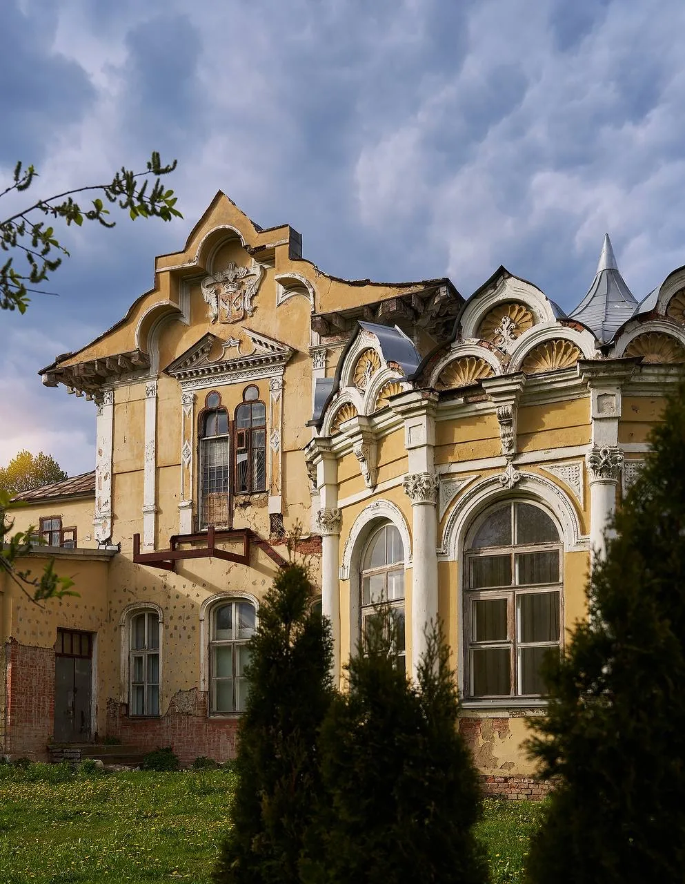 🏛  Усадьба Алтуфьево #РайонЛианозово  📌 В 1960 году Алтуфьево вошло в черту города, а прилегающая к 