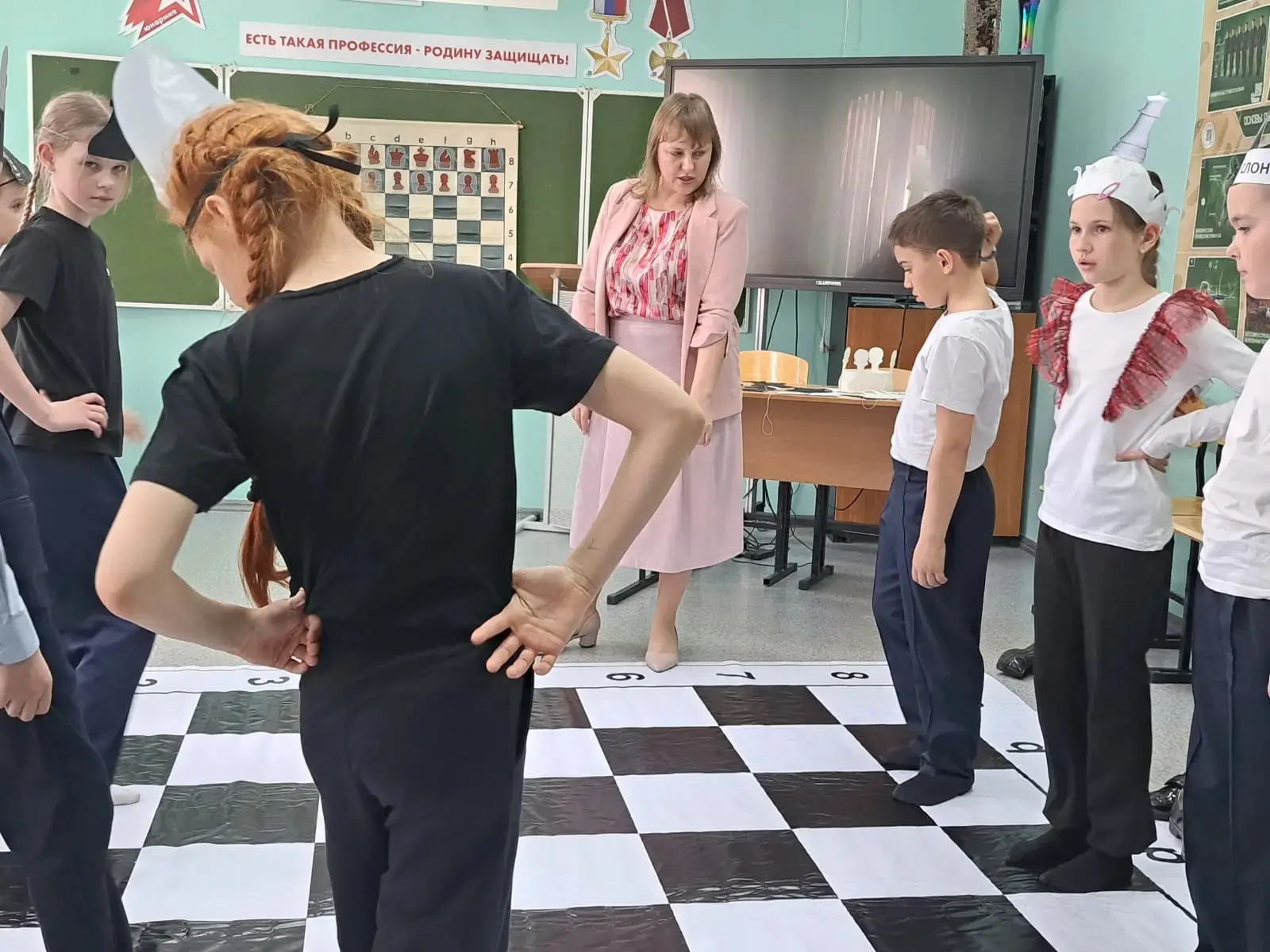 Новая рубрика "ДопОбразование_Лицей"  ♟️В Ресурсном Центре ожили шахматные фигуры!♟️  Знаете, что бу