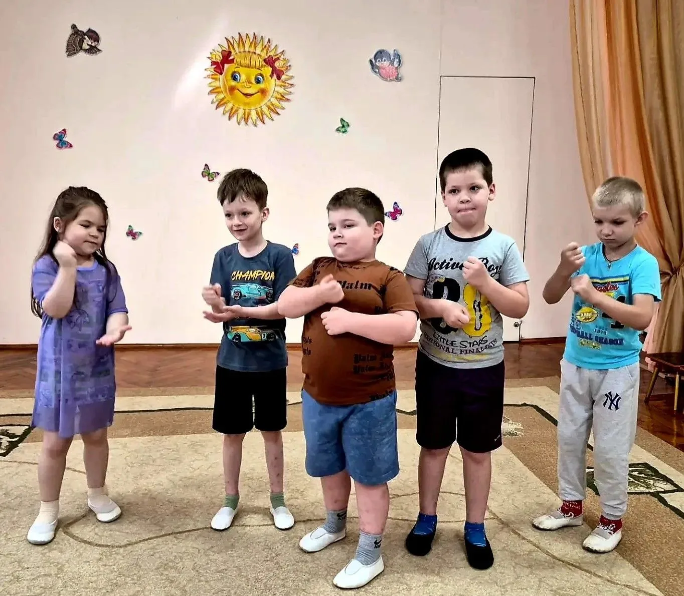 Лишь только музыка начнет звучать, 🎶