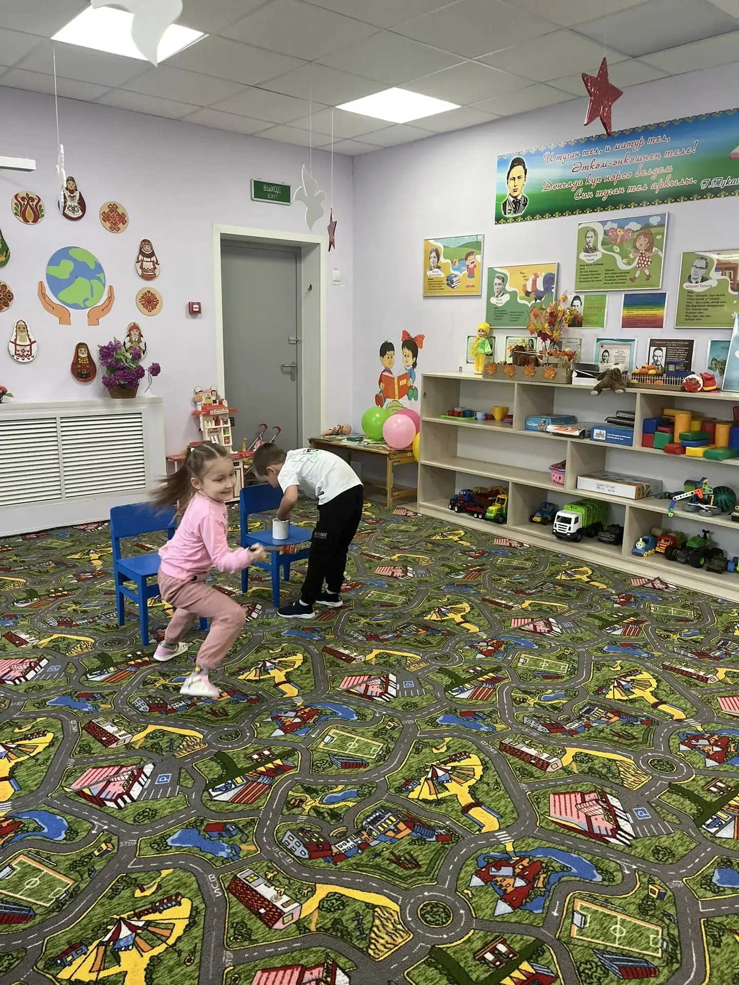 1 июнь- балаларны саклау көне! Шул уңайдан Лесной балалар бакчасында бәйрәм чарасы булып узды. Татар