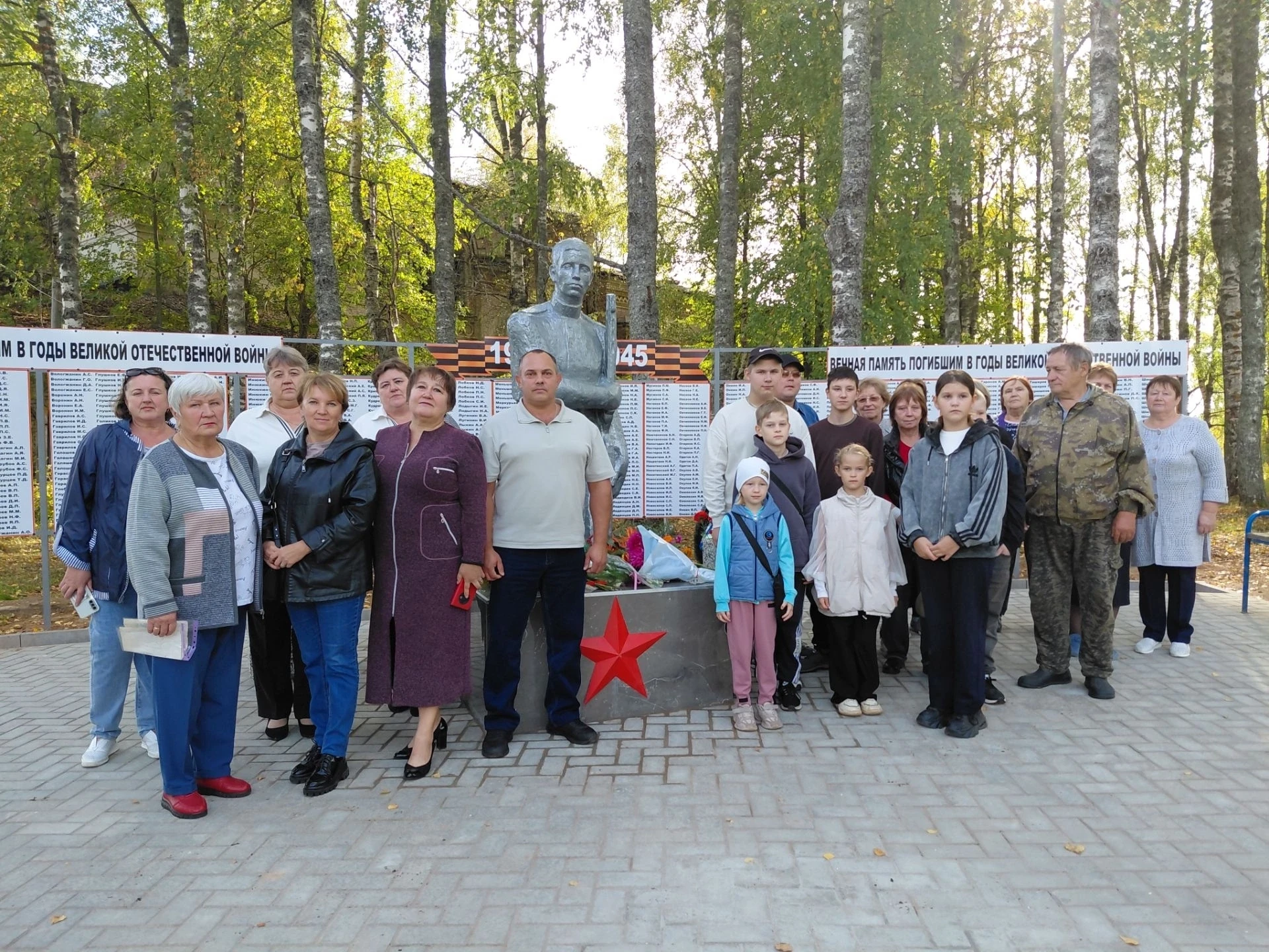 В Леденгске после ремонта торжественно открыли памятник воинам, погибшим в годы Великой...