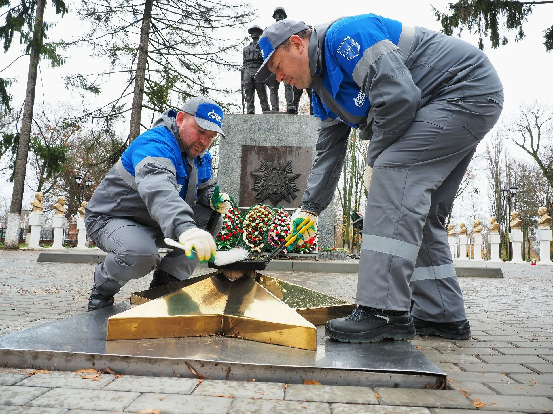 Воронежские газовики накануне Дня Победы провели техническое обслуживание мемориалов «В...