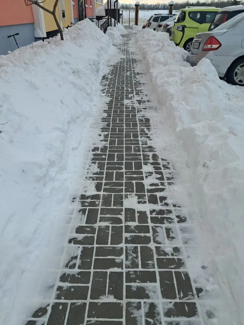 Произведена уборка территории