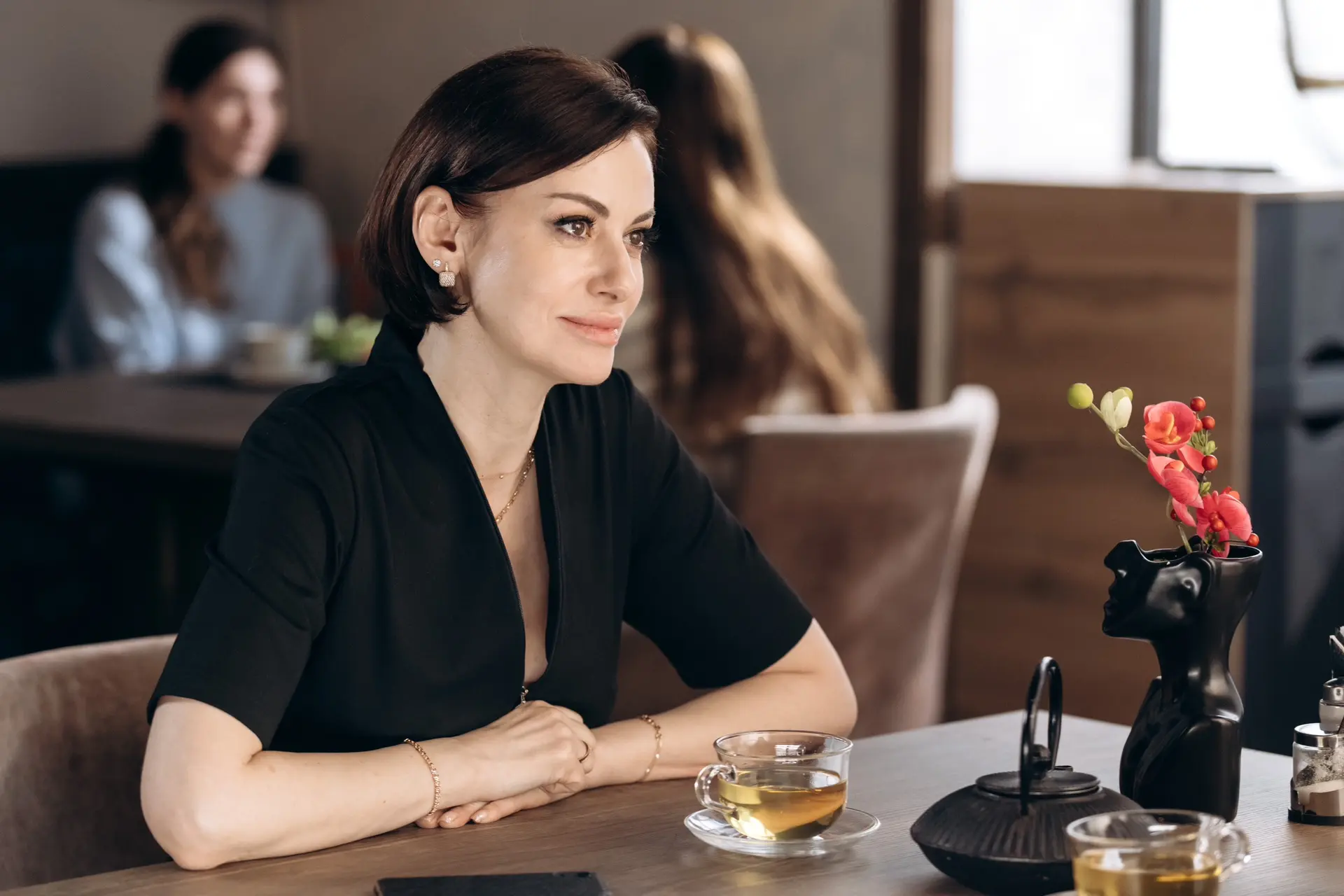 ❤️🎬 Миллионы зрителей знают её как Марию Швецову из легендарных «Тайн следствия». Но за кадром она 