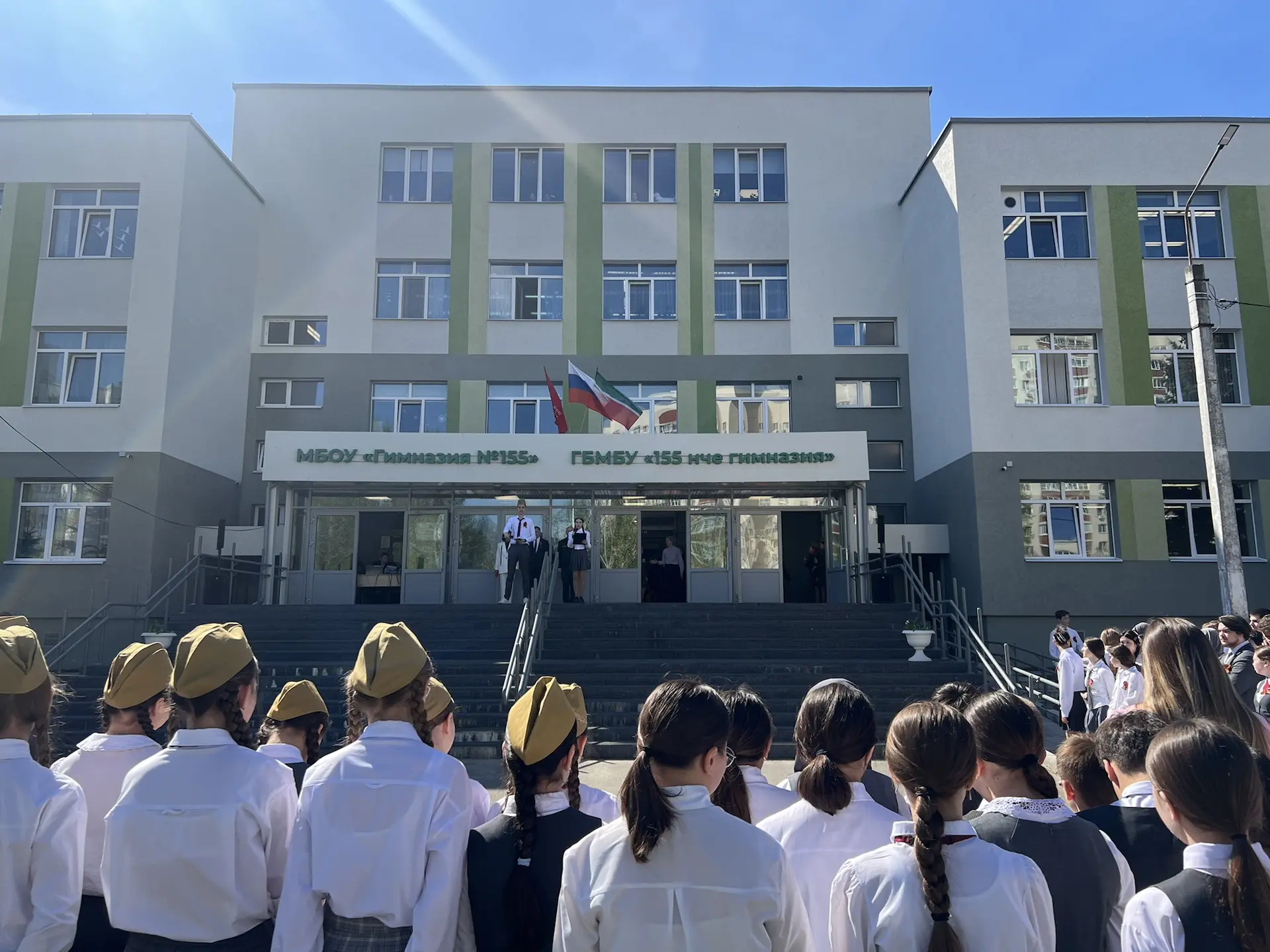 🎖️ В преддверии 81-й годовщины Великой Победы в нашей гимназии прошла торжественная линейка, объедин