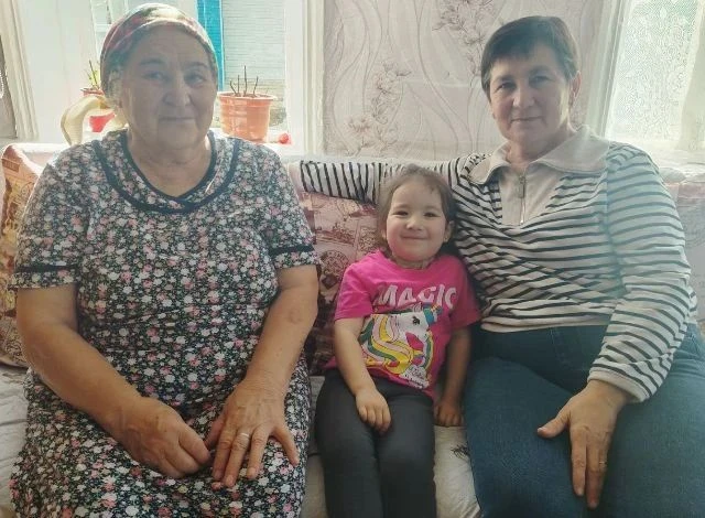 Фотогалерея, посвященная Декаде Пожилого человека «Я с бабушкой и дедушкой»