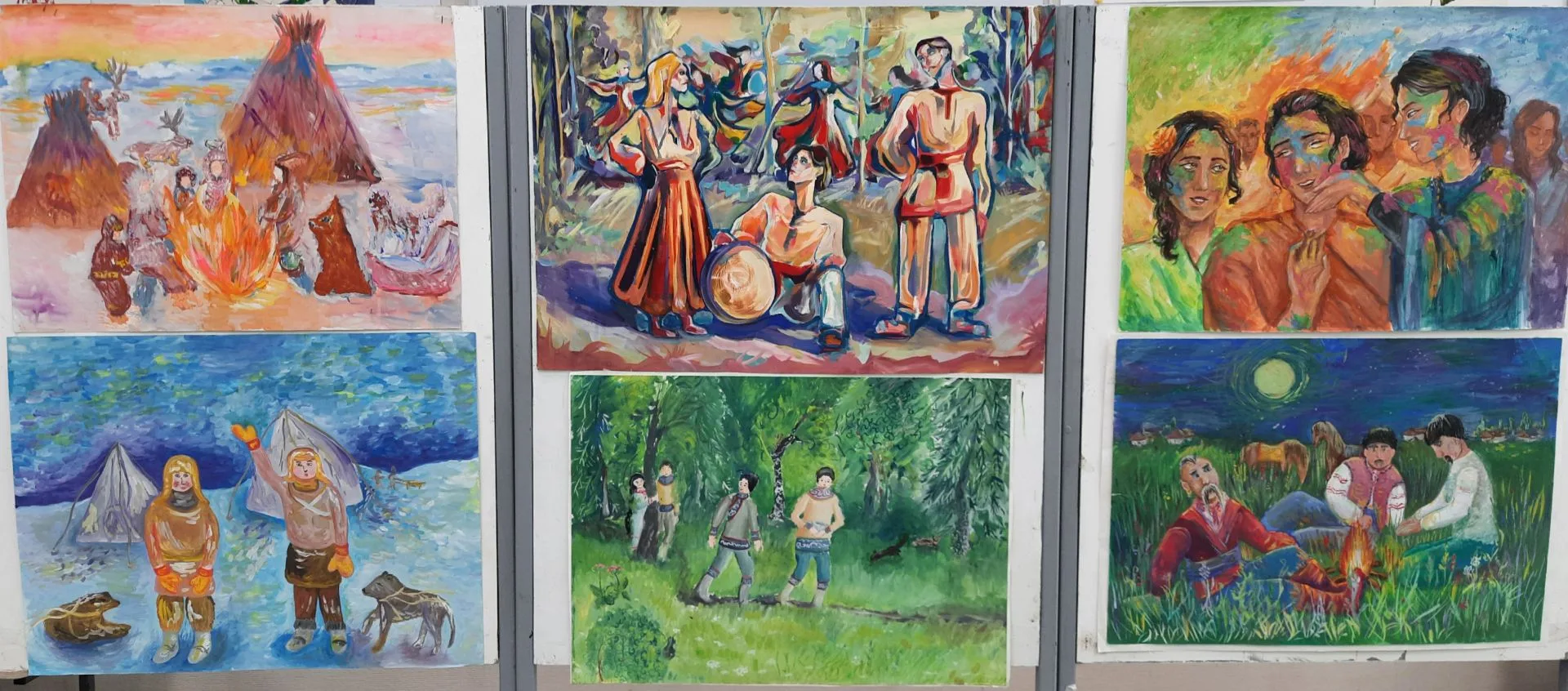 Выставка работ учащихся "Культура народов России" представлена на 1-ом этаже нашей школы.