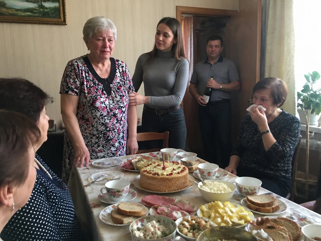 Юбилей без лишних гостей, или почему внучка вычеркнула половину списка