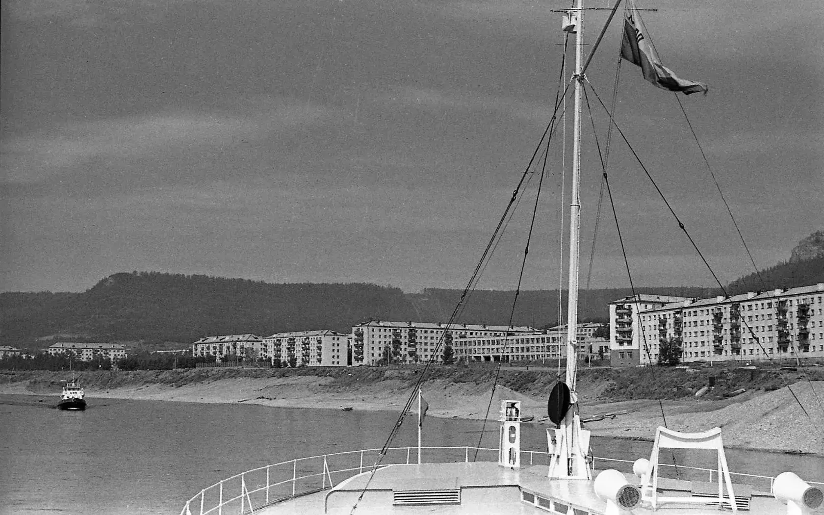 Теплоход «БИЯ». Река Лена, Иркутская область, Усть-Кут, 1986 г. (фотограф Брюханенко Э.Д.)