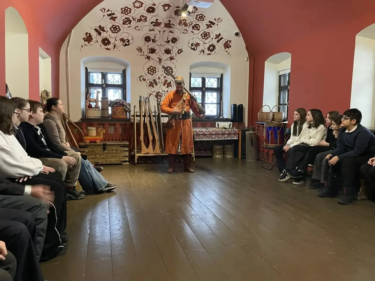 ⚔️ Стрелецкие палаты: живая история  Ученики 5 «Д» и 6 «И» классов побывали в музее «Стрелецкие пала