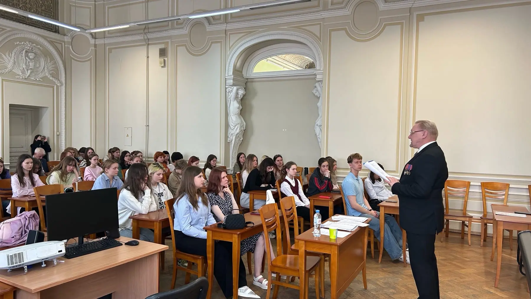 🇷🇺 В рамках социально-культурного проекта, посвящённого Году единства народов России на библиотечно-