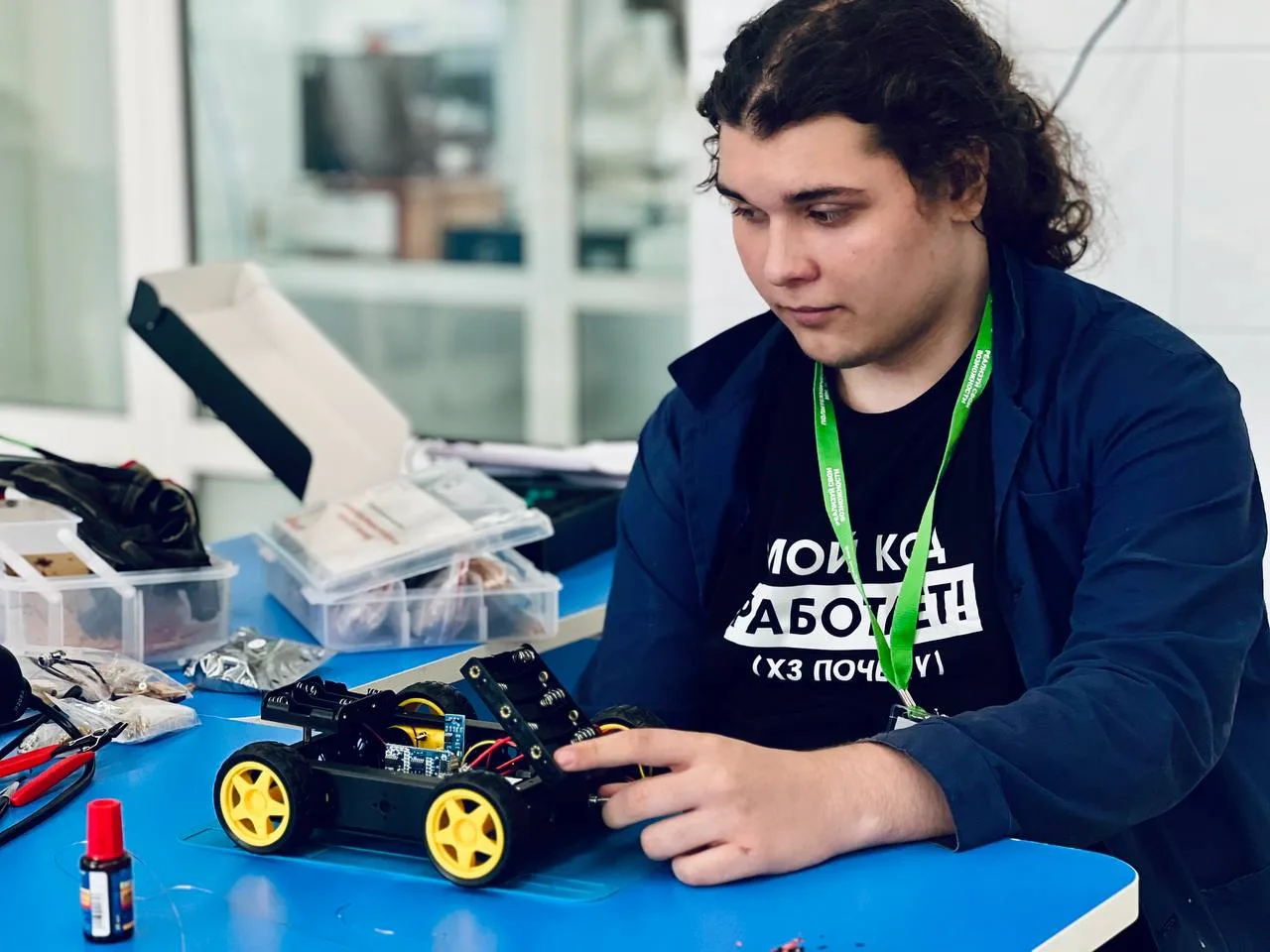 🚗 Машины уже давно «думают». Вопрос - кто их настраивает?  #МарьинаРоща - ответ здесь.  Прямо сейчас